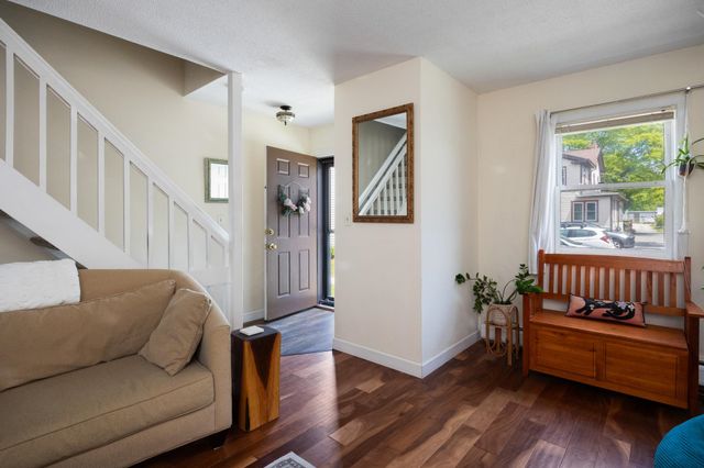 89 N Champlain St Apt L, Burlington, VT 05401