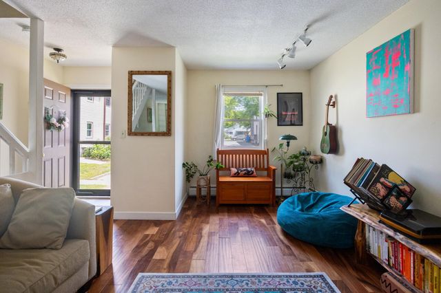 89 N Champlain St Apt L, Burlington, VT 05401