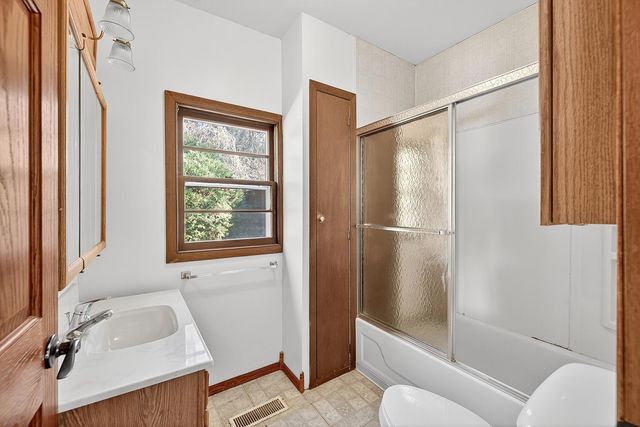 617 Broadway, Carver, MN 55315