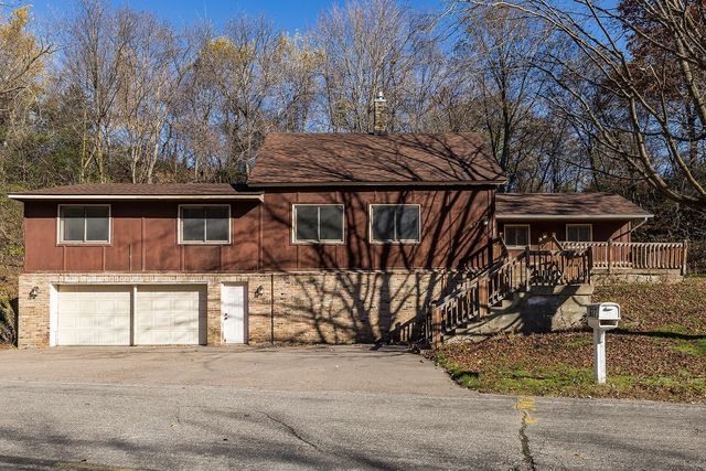 617 Broadway, Carver, MN 55315