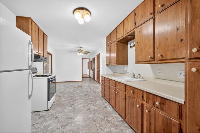 617 Broadway, Carver, MN 55315