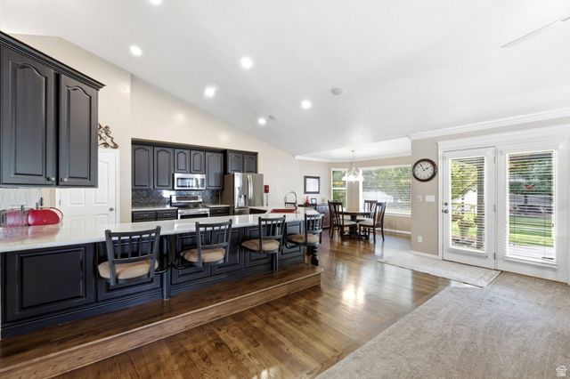 12136 S SWENSEN CIR, Riverton, UT 84096