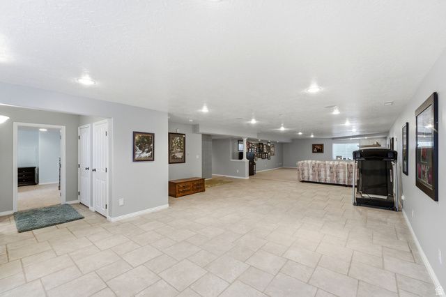 12136 S SWENSEN CIR, Riverton, UT 84096