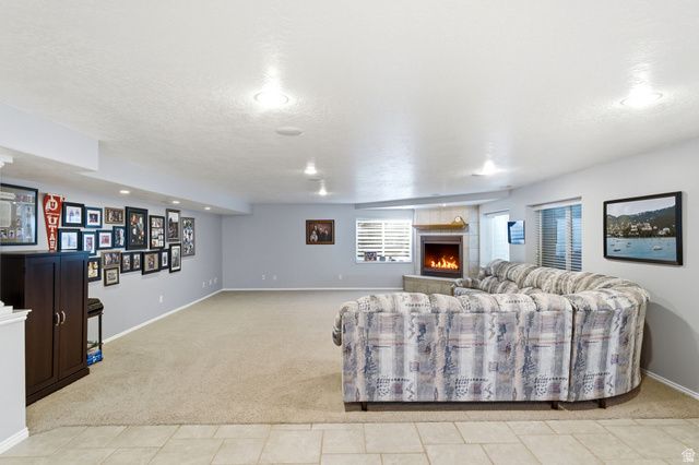 12136 S SWENSEN CIR, Riverton, UT 84096