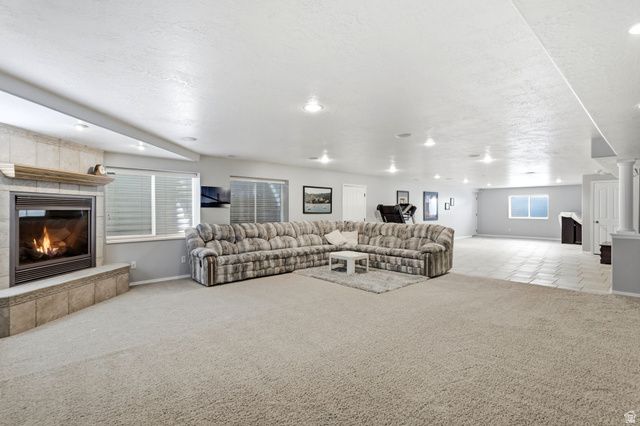 12136 S SWENSEN CIR, Riverton, UT 84096