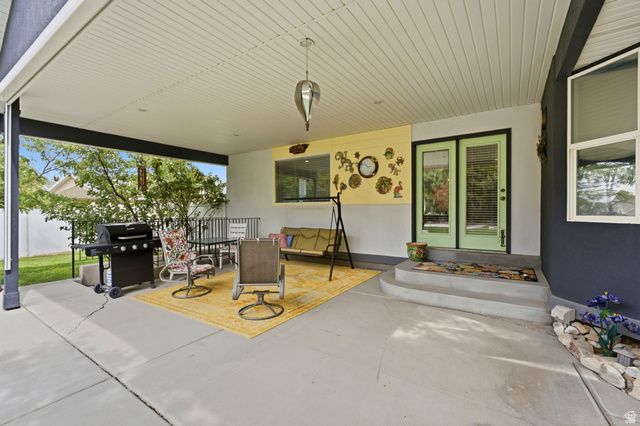 12136 S SWENSEN CIR, Riverton, UT 84096