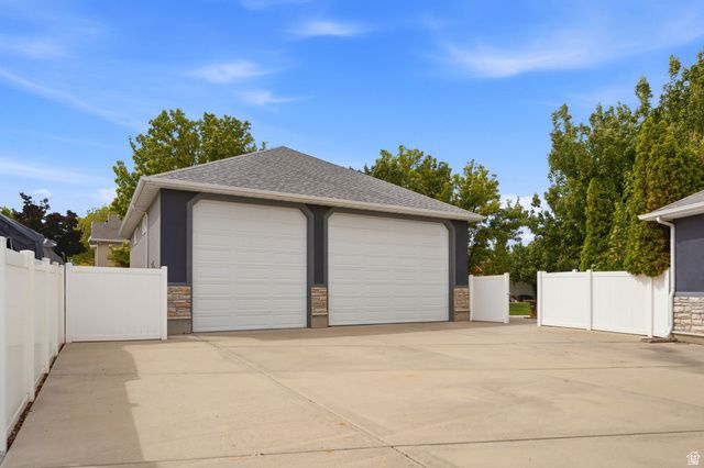 12136 S SWENSEN CIR, Riverton, UT 84096