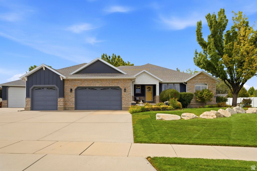 12136 S SWENSEN CIR, Riverton, UT 84096 — photo 2