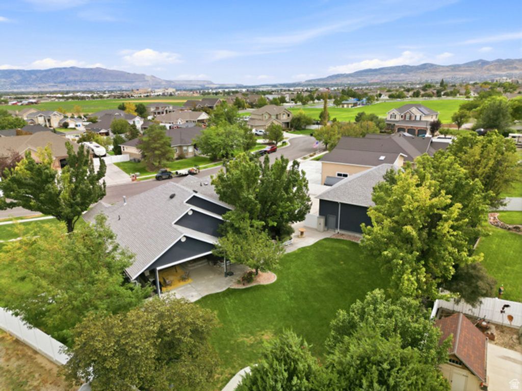 12136 S SWENSEN CIR, Riverton, UT 84096 — photo 3