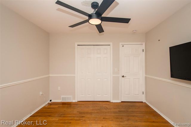 5103 Ridgetop Drive, Waterford, MI 48327