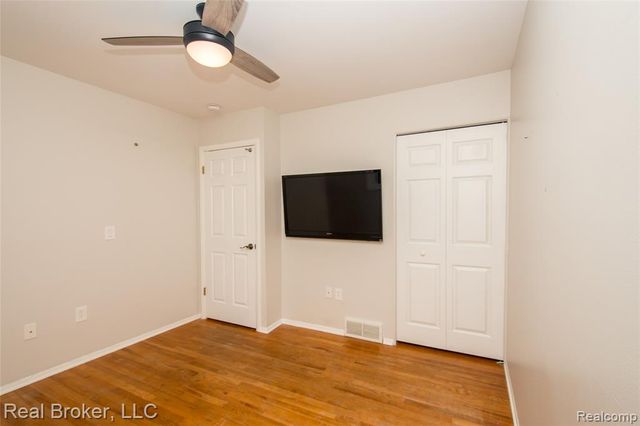 5103 Ridgetop Drive, Waterford, MI 48327