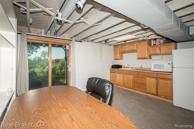 5103 Ridgetop Drive, Waterford, MI 48327