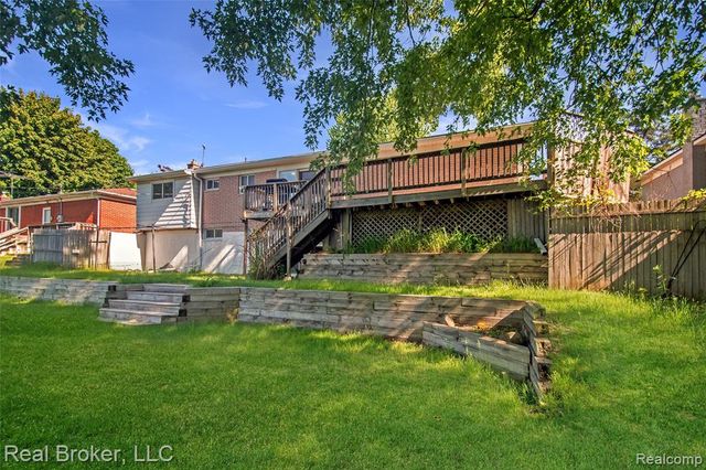 5103 Ridgetop Drive, Waterford, MI 48327