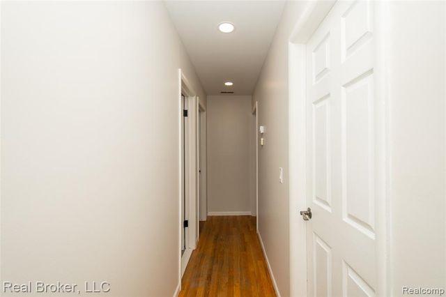5103 Ridgetop Drive, Waterford, MI 48327