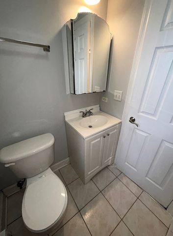 4542 W GEORGE Street 2, Chicago, IL 60641