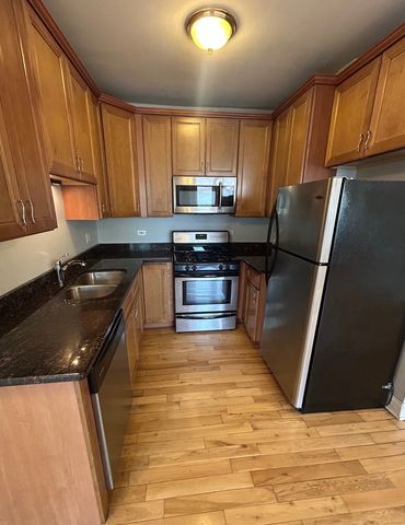 4542 W GEORGE Street 2, Chicago, IL 60641