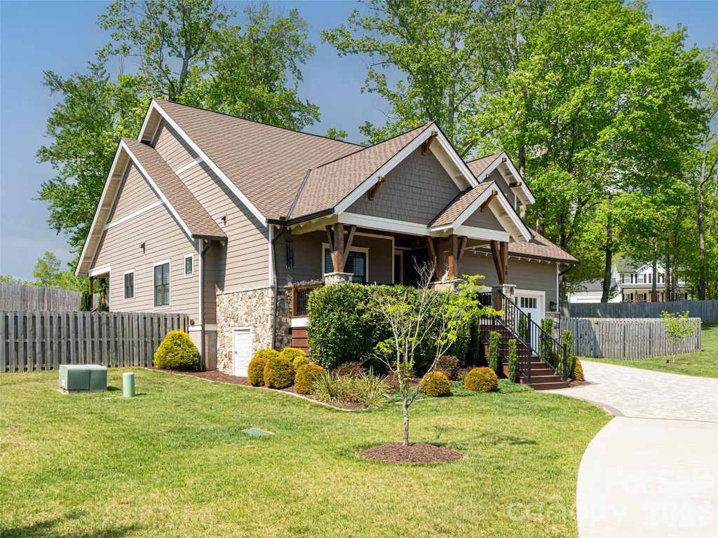 10 Starwood Valley Trail, Arden, NC 28704