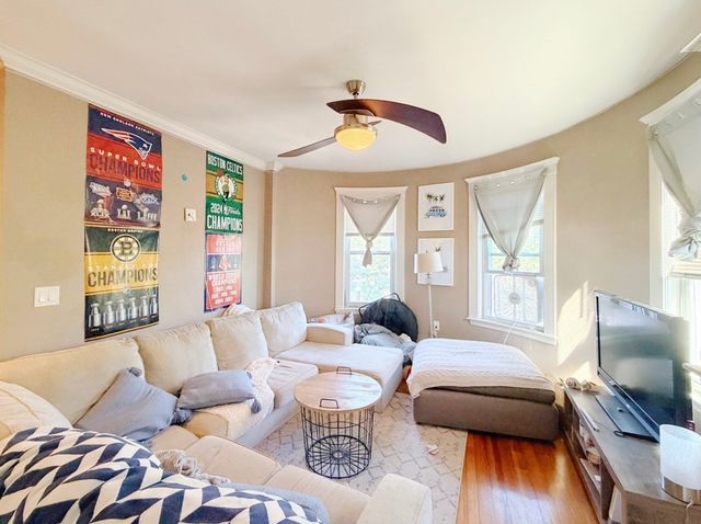 17 Pleasant St 3, Boston, MA 02125