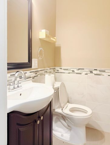 17 Pleasant St 3, Boston, MA 02125