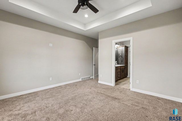4008 N Interlachen Trl Trail, Sioux Falls, SD 57107