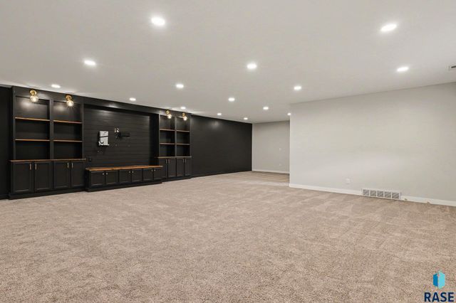 4008 N Interlachen Trl Trail, Sioux Falls, SD 57107