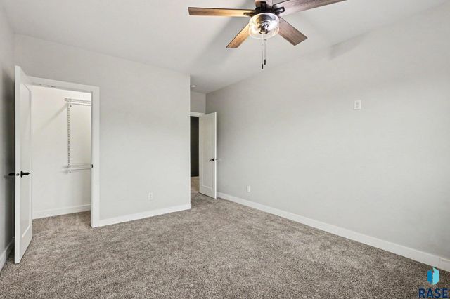 4008 N Interlachen Trl Trail, Sioux Falls, SD 57107
