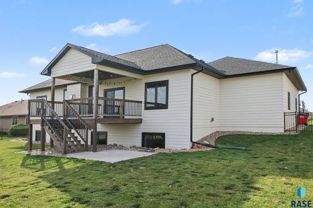 4008 N Interlachen Trl Trail, Sioux Falls, SD 57107
