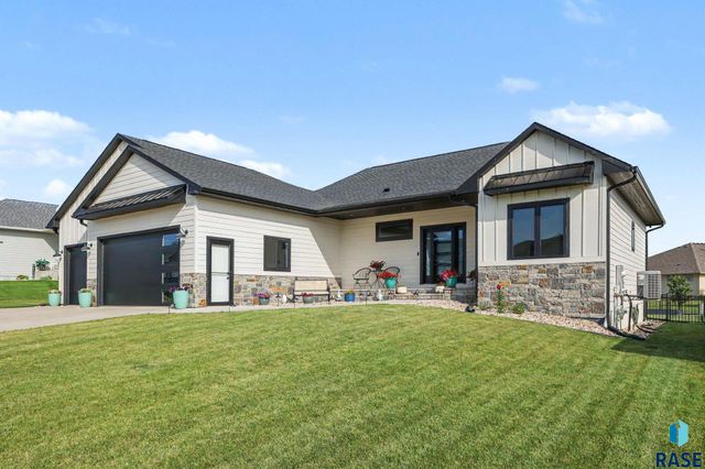 4008 N Interlachen Trl Trail, Sioux Falls, SD 57107