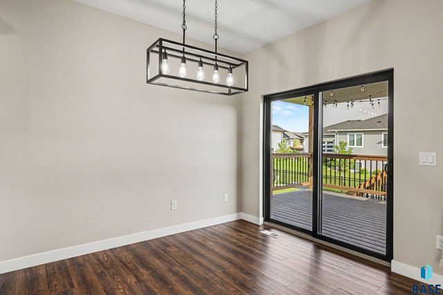 4008 N Interlachen Trl Trail, Sioux Falls, SD 57107