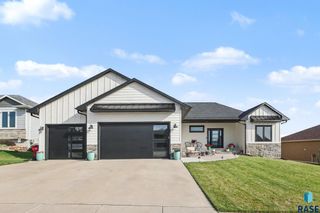 4008 N Interlachen Trl Trail, Sioux Falls, SD 57107