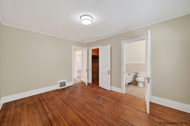 208 E 3RD AVE, Cheyenne, WY 82001