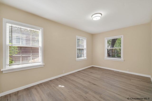 208 E 3RD AVE, Cheyenne, WY 82001