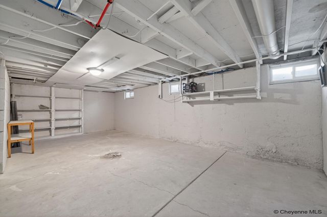 208 E 3RD AVE, Cheyenne, WY 82001