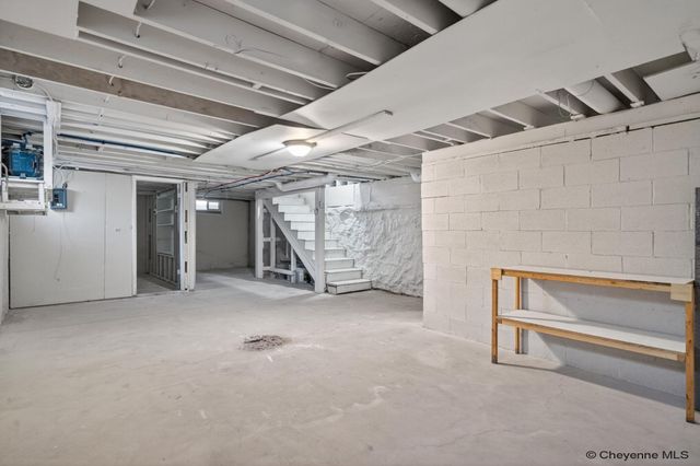 208 E 3RD AVE, Cheyenne, WY 82001