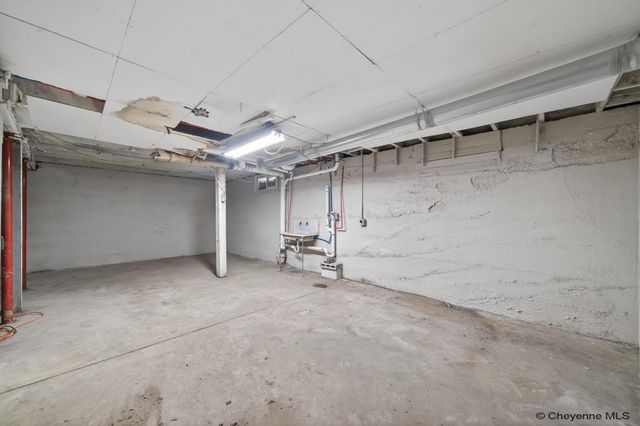 208 E 3RD AVE, Cheyenne, WY 82001