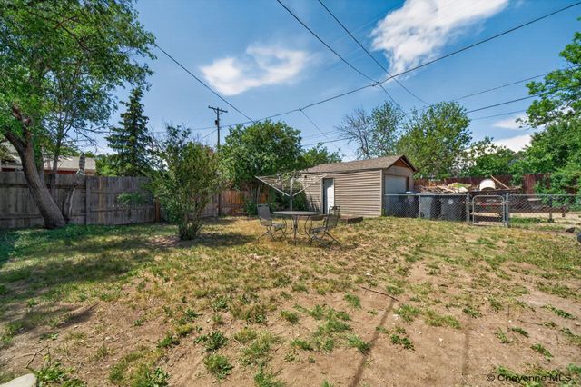 208 E 3RD AVE, Cheyenne, WY 82001