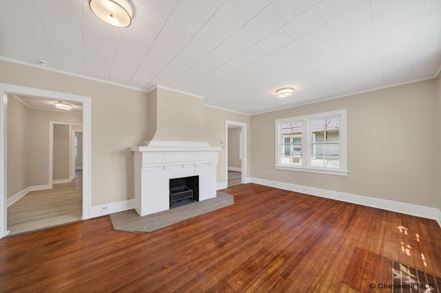 208 E 3RD AVE, Cheyenne, WY 82001