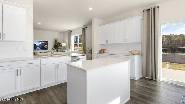 3085 Platinum Circle, West End, NC 27376
