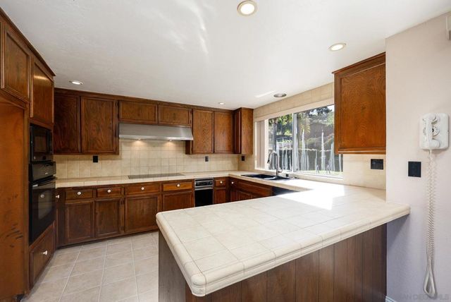 2307 Vista Rodeo Dr, El Cajon, CA 92019