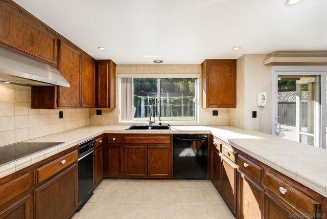 2307 Vista Rodeo Dr, El Cajon, CA 92019