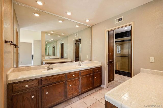 2307 Vista Rodeo Dr, El Cajon, CA 92019