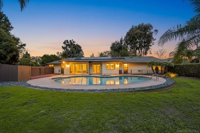 2307 Vista Rodeo Dr, El Cajon, CA 92019