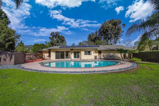 2307 Vista Rodeo Dr, El Cajon, CA 92019