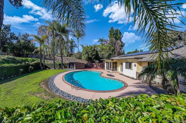 2307 Vista Rodeo Dr, El Cajon, CA 92019