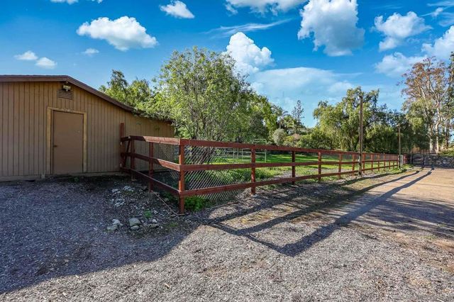 2307 Vista Rodeo Dr, El Cajon, CA 92019