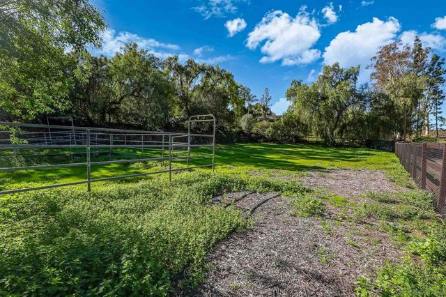 2307 Vista Rodeo Dr, El Cajon, CA 92019