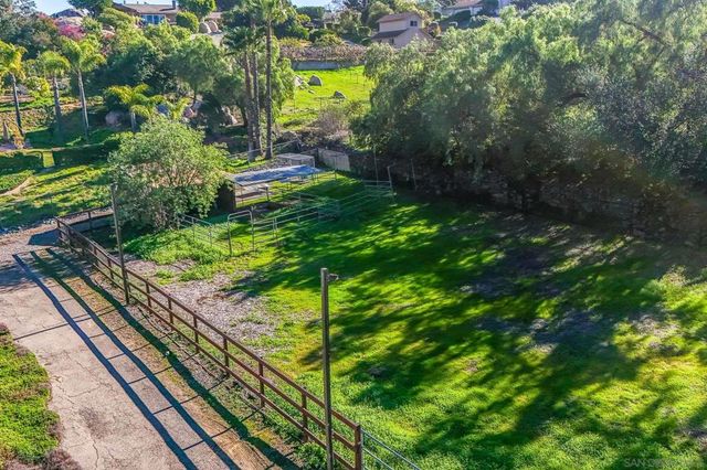 2307 Vista Rodeo Dr, El Cajon, CA 92019