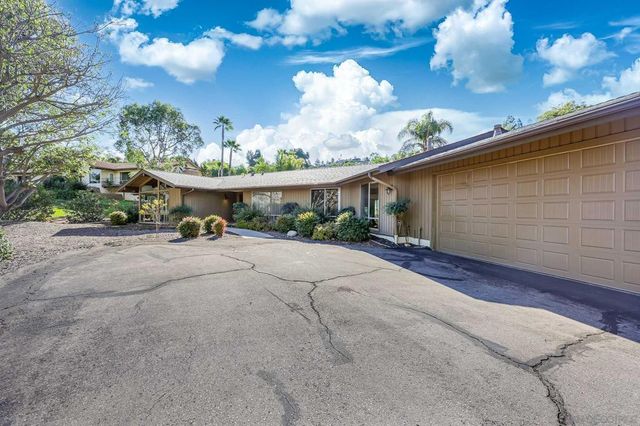 2307 Vista Rodeo Dr, El Cajon, CA 92019