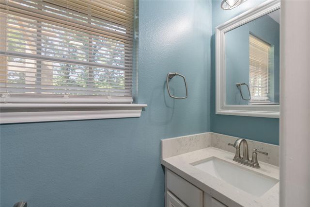 293 Commodore Drive, Livingston, TX 77351