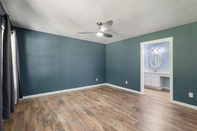293 Commodore Drive, Livingston, TX 77351
